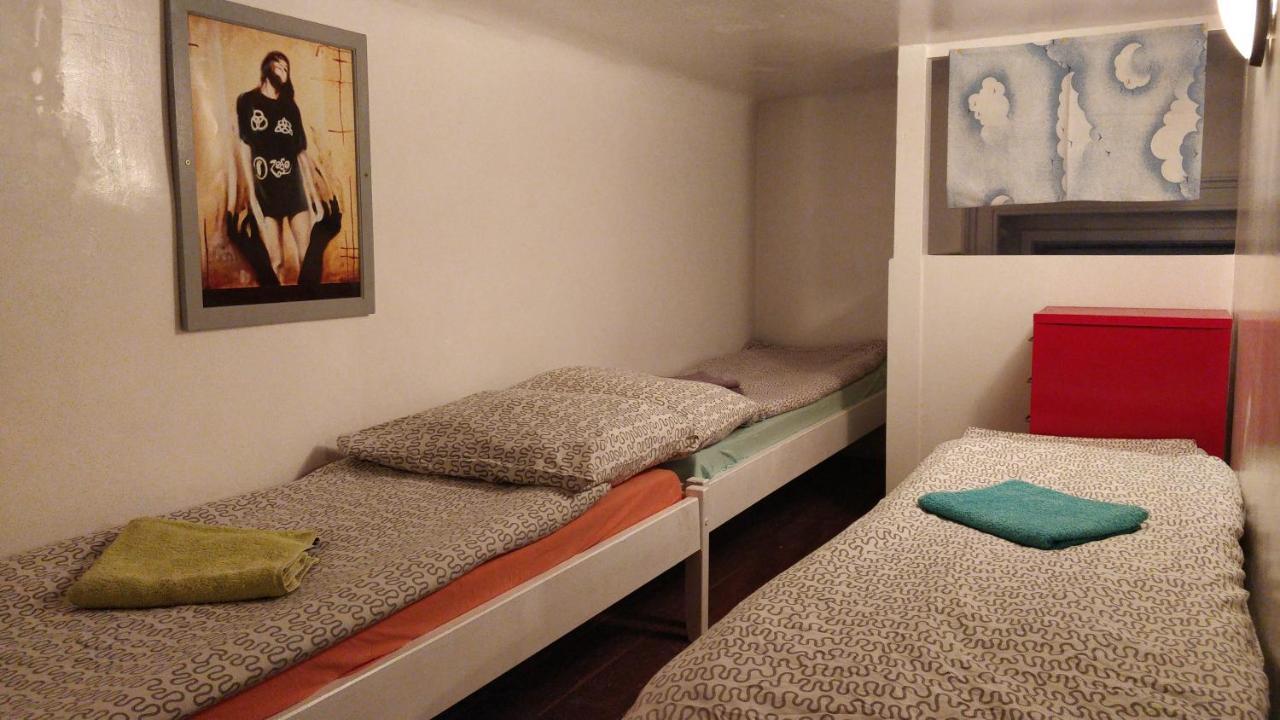 Prague "Above Train Central" Hostel Exterior photo